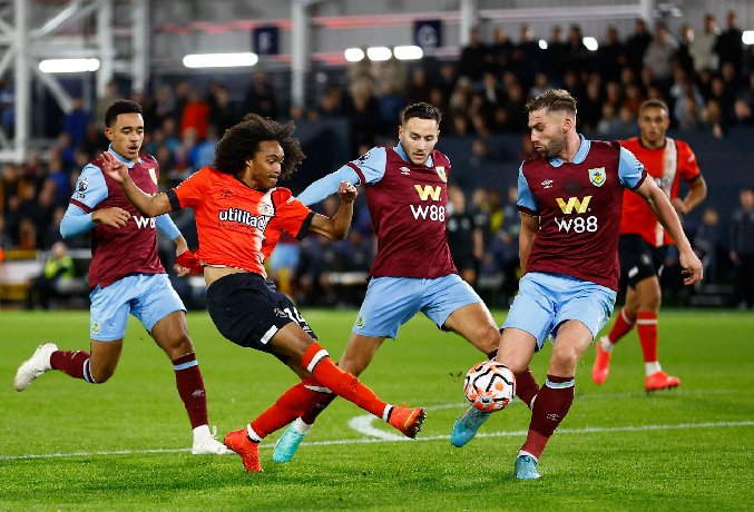 Phân tích, soi kèo thẻ phạt Burnley vs Luton Town, 2h45 ngày 13/1