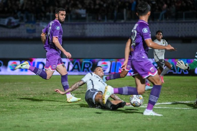 Soi kèo Persita Tangerang vs Persib Bandung, 15h00 ngày 15/4: Duy trì đà hưng phấn