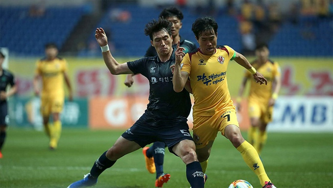 Soi kèo Gwangju FC vs Ansan Greeners, 17h30 ngày 26/9, hạng 2 Hàn Quốc