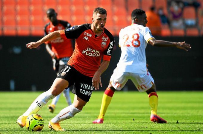 Soi kèo Lorient vs Lyon, 00h00 ngày 8/9, VĐQG Pháp